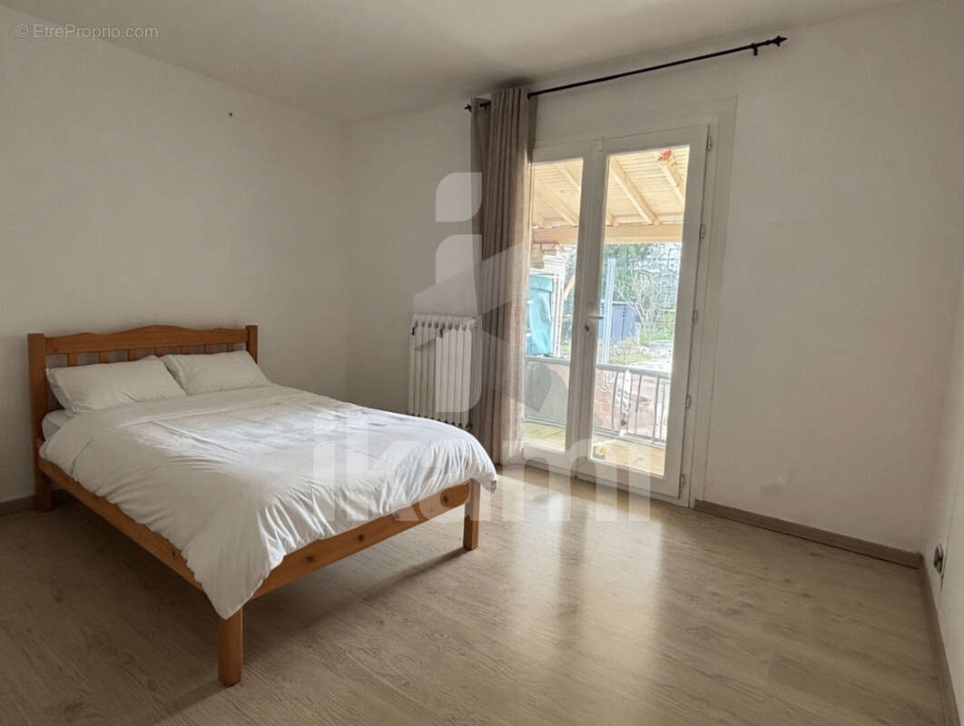 Maison à SAINT-BARTHELEMY-DE-VALS