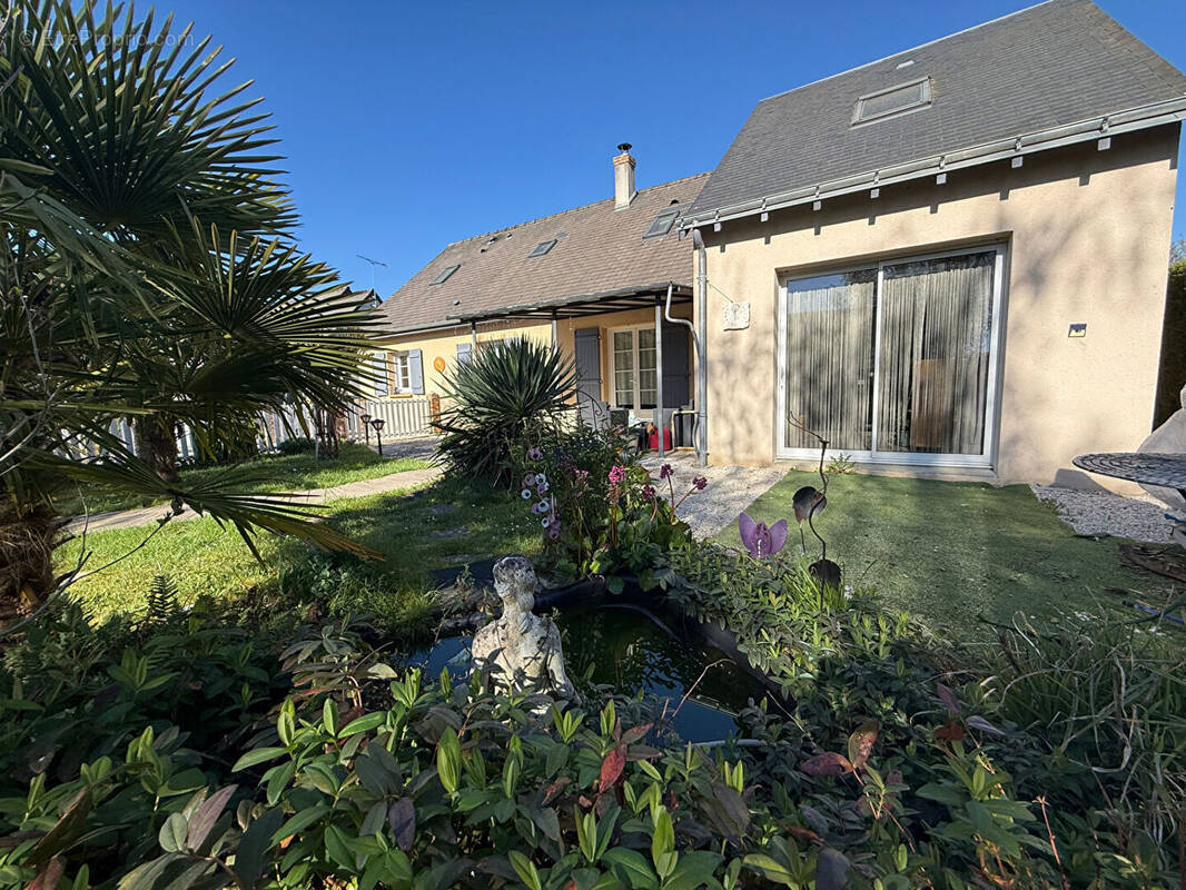 Maison à PARCAY-MESLAY