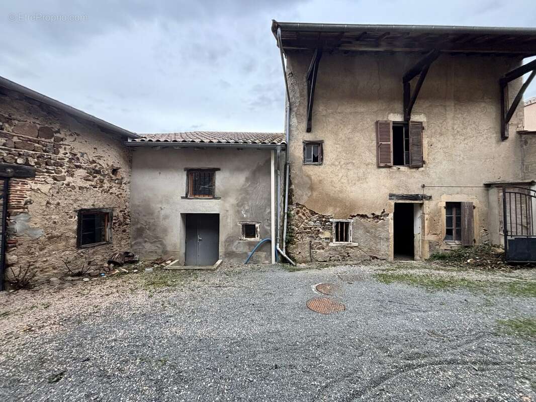 Maison à VILLIE-MORGON