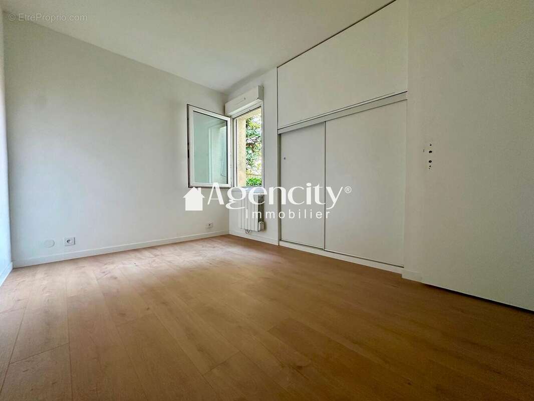 Chambre - Appartement à TORCY