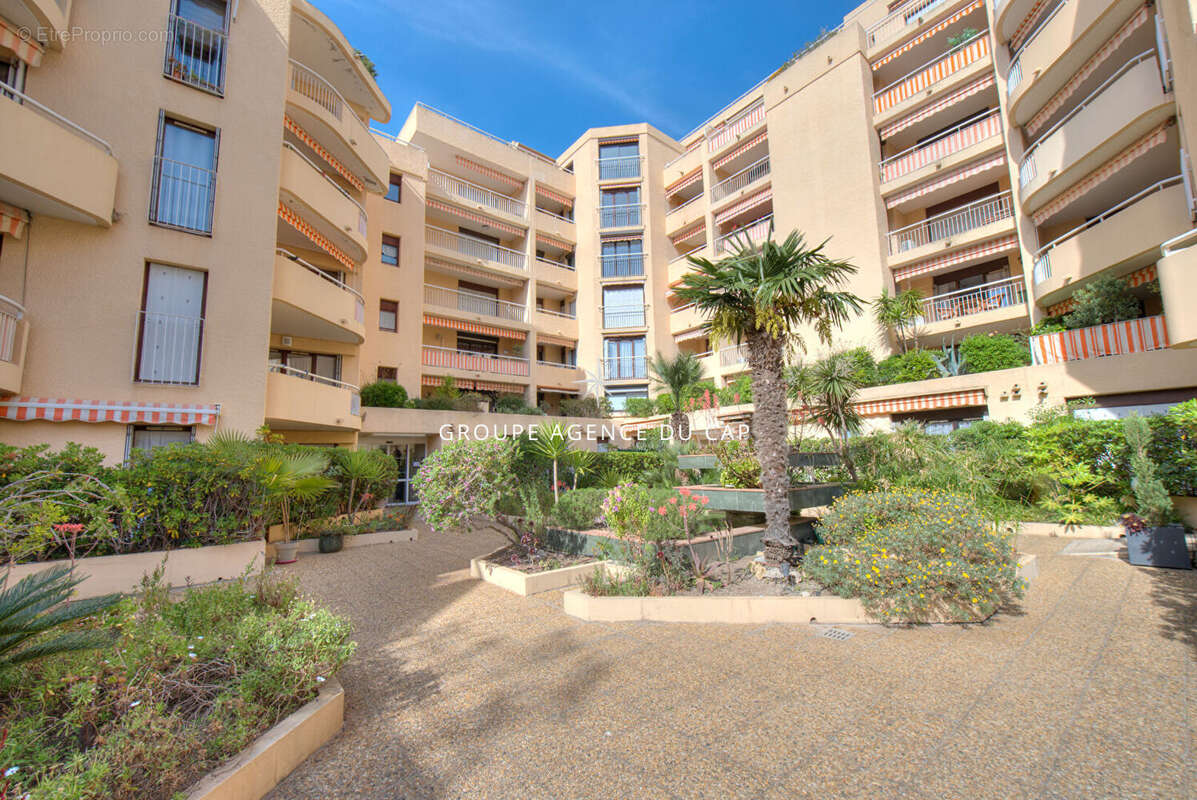Bord de mer santa lucia 2 pieces de 33 m² avec parking en sous sol - photo 8