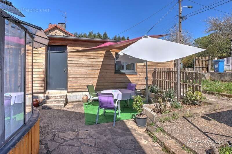 Maison à LE PALAIS-SUR-VIENNE