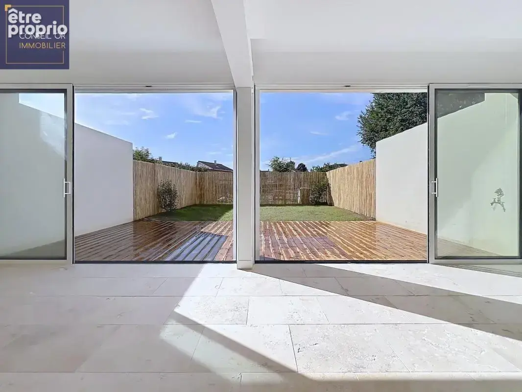 Photo Maison à Saint-Genis-Laval au prix de 469 000€