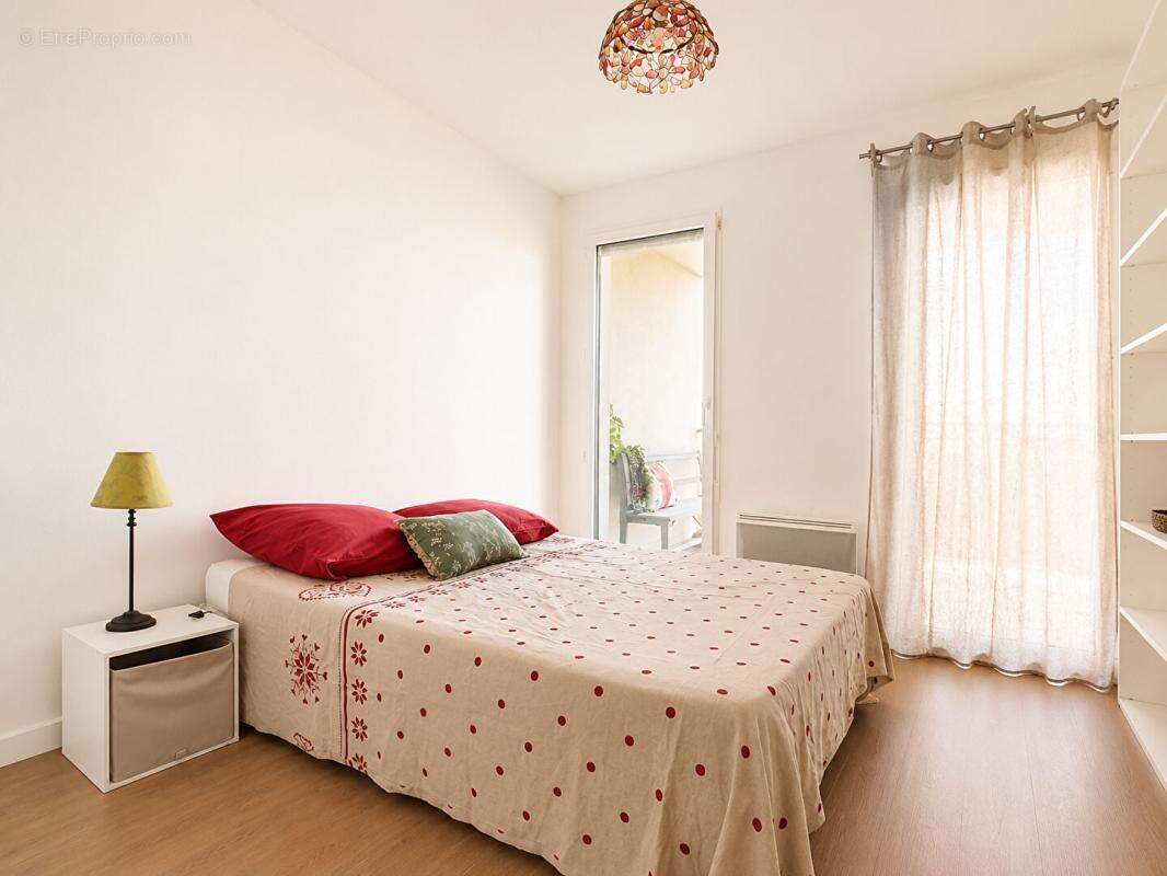 Vente T4 78m2 BORDEAUX (33800) - photo 8