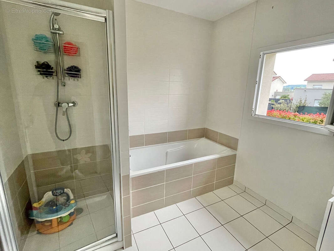 Maison à L'ISLE-D'ABEAU