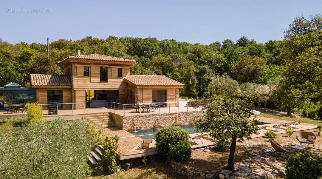 Maison à PLAN-DE-LA-TOUR