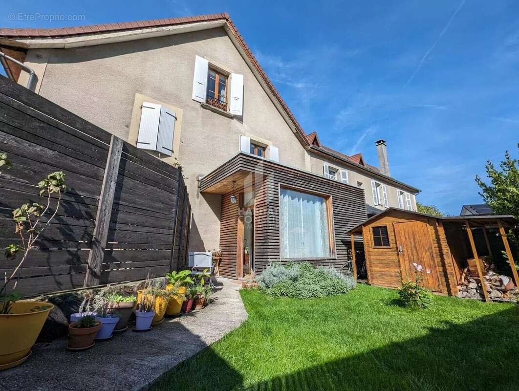 Maison à SAINT-LAURENT-DU-PONT