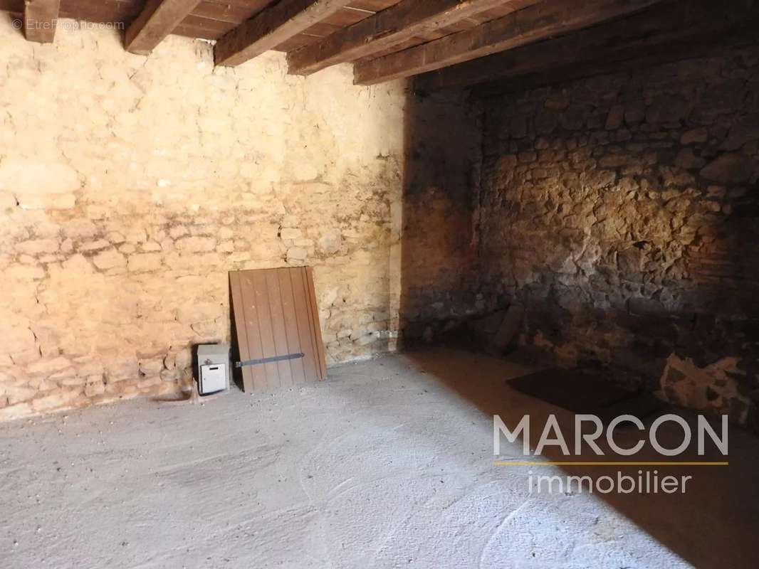 Maison à SAINT-SULPICE-LES-CHAMPS