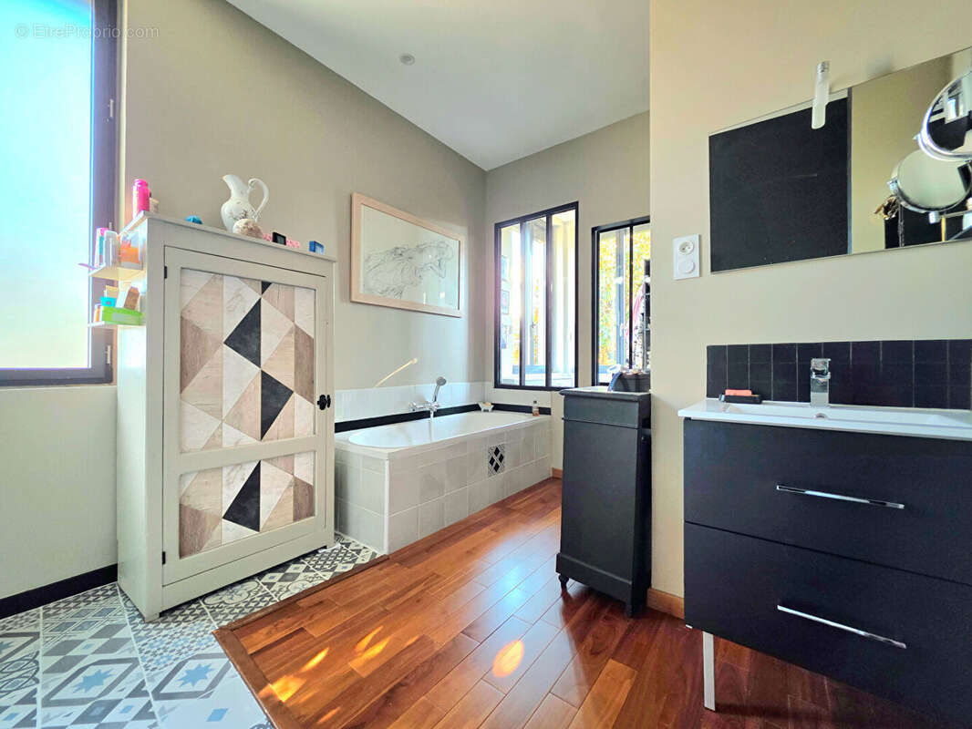 Maison à ROMANS-SUR-ISERE