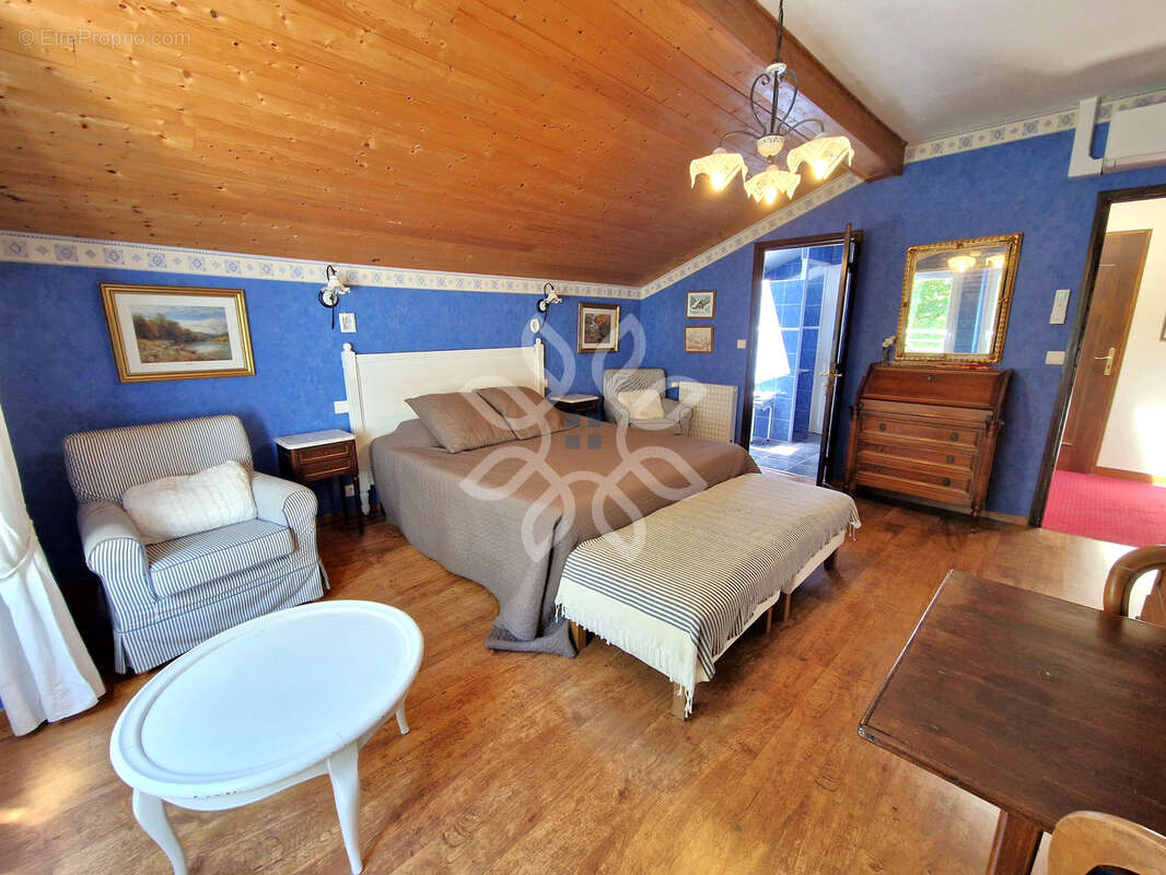 Maison à SAINT-BEAUZIRE