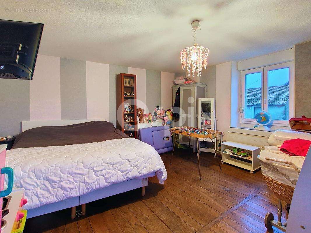 Maison à SAINT-BLIN