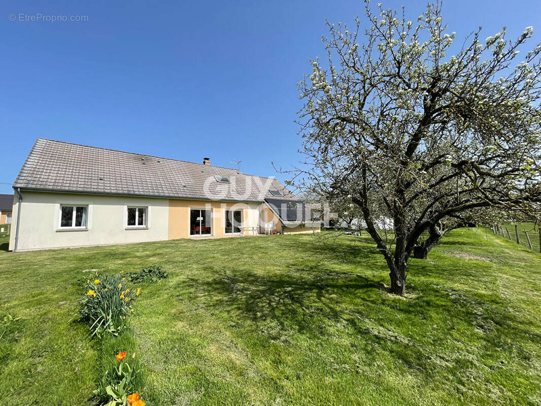 Maison à MOULINS-SUR-YEVRE