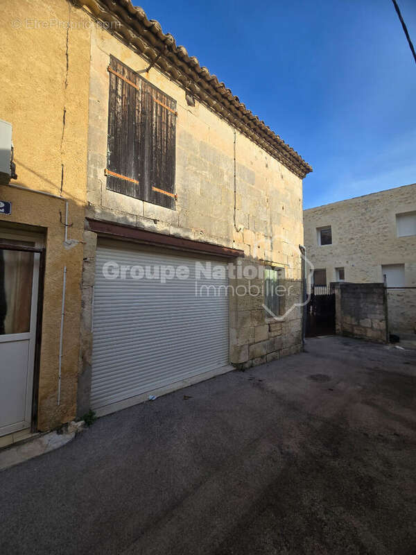 Maison à JONQUIERES-SAINT-VINCENT