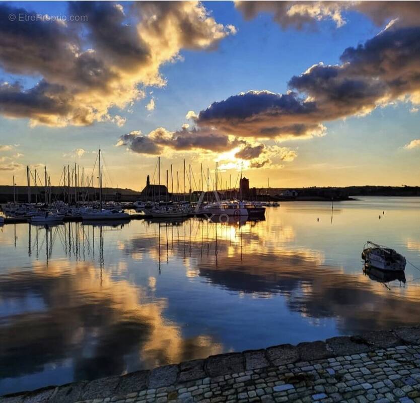 Commerce à CAMARET-SUR-MER