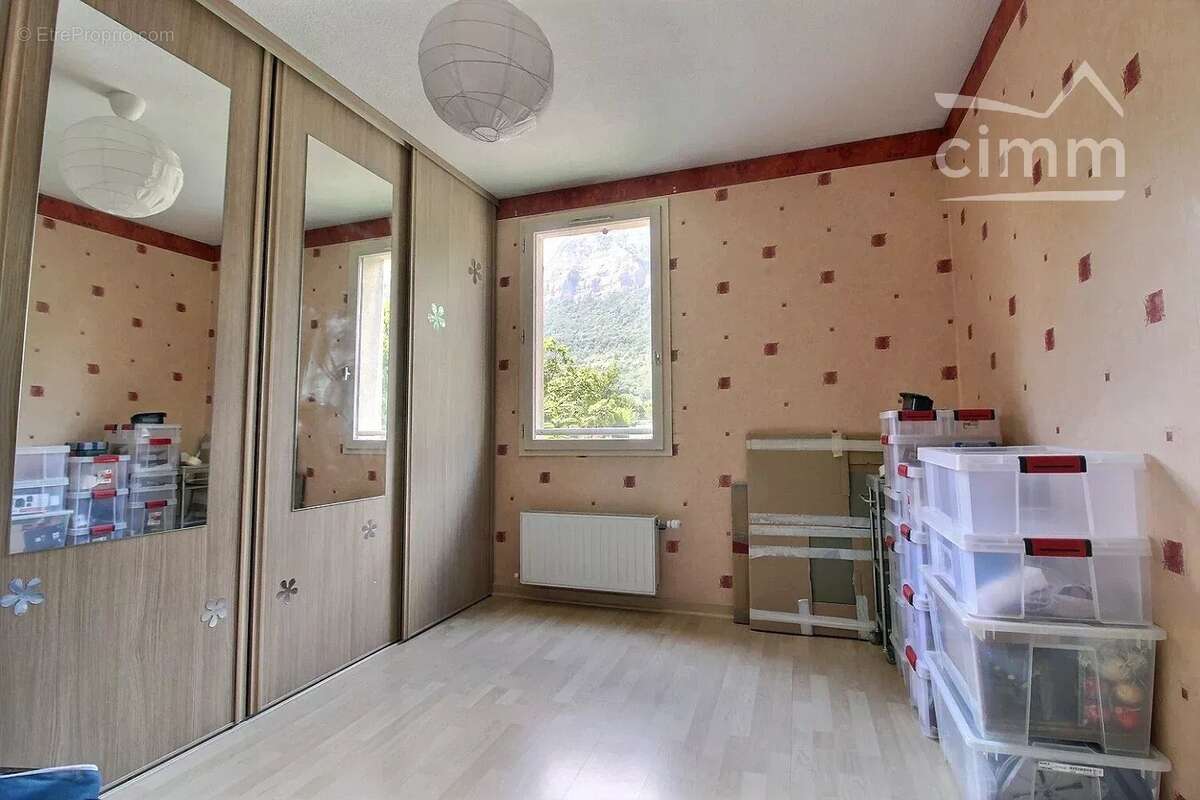 À vendre – Maison mitoyenne avec jardin à Crolles - photo 8