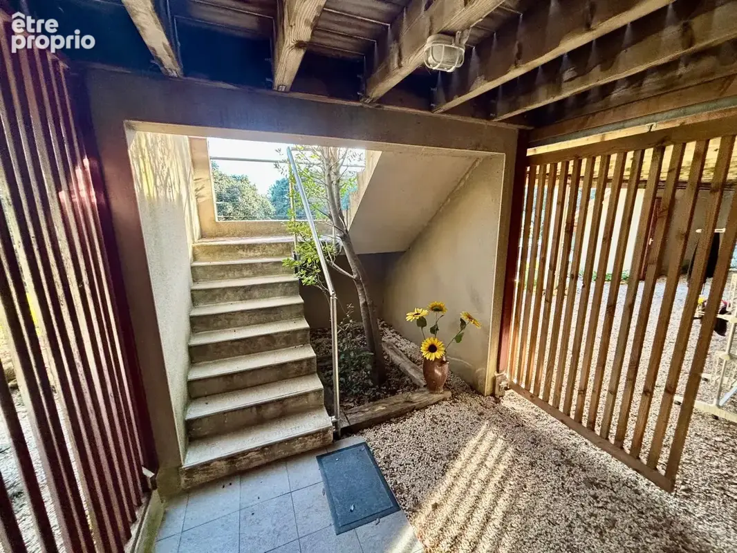 GRIGNAN - Villa contemporaine avec piscine et VUE sur 4000m2 - photo 12
