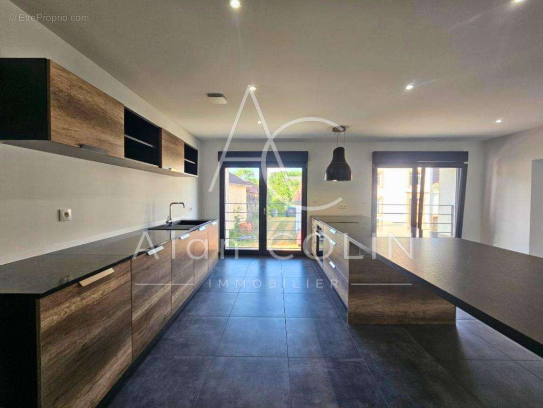 BASSE-RENTGEN – Maison rénovée 127 m² habitables, volumes, confort et frontière luxembourgeoise - photo 5