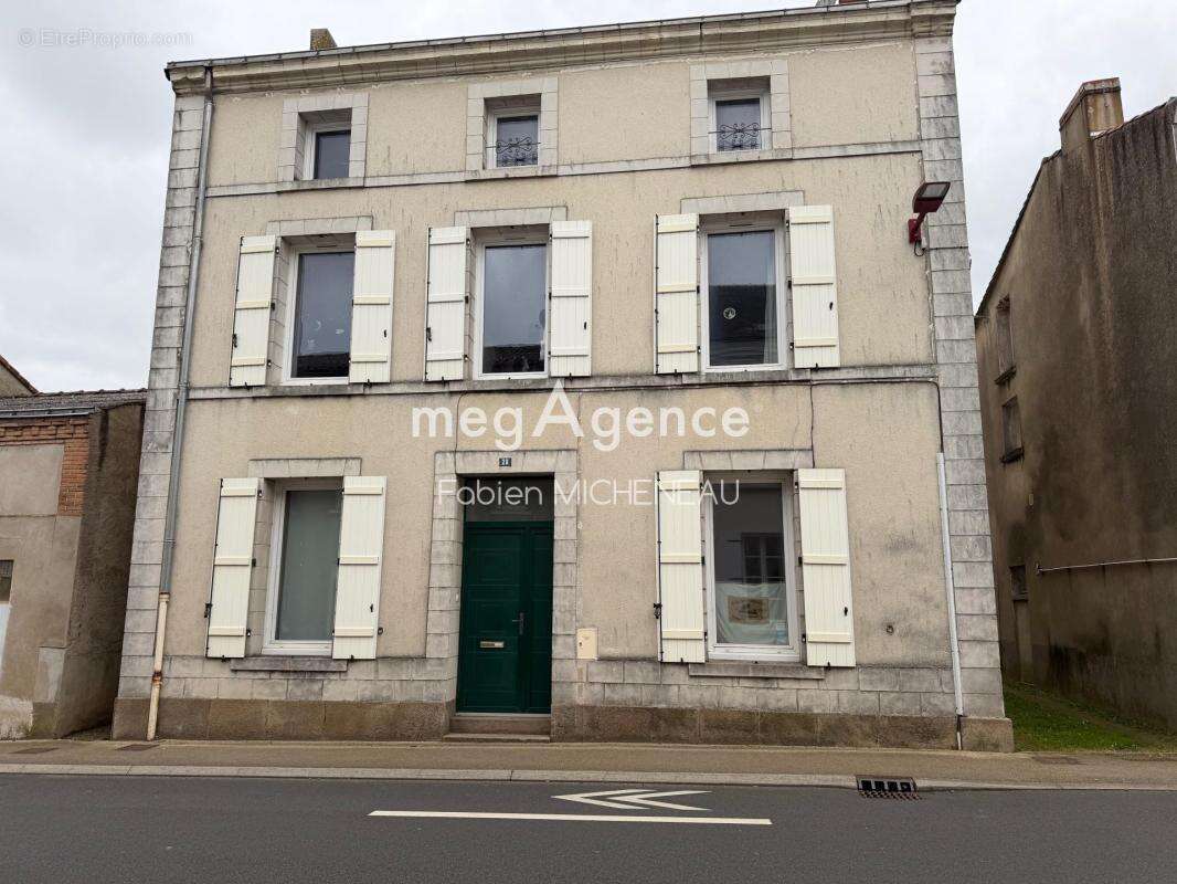 Maison coeur de Trémentines, 10 pièces, 240 m² - photo 4