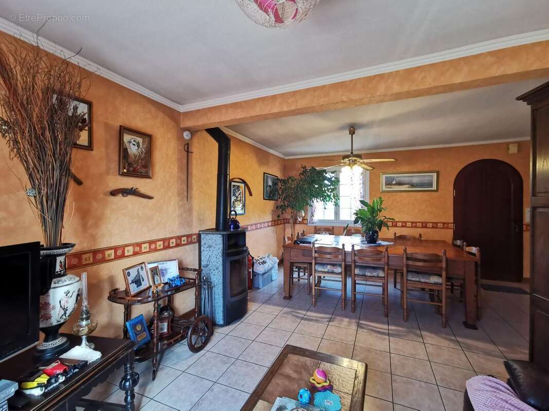Maison à SAINT-CLET