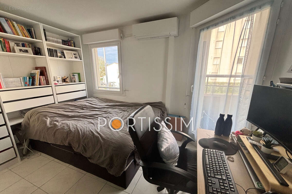 Appartement à SAINT-LAURENT-DU-VAR