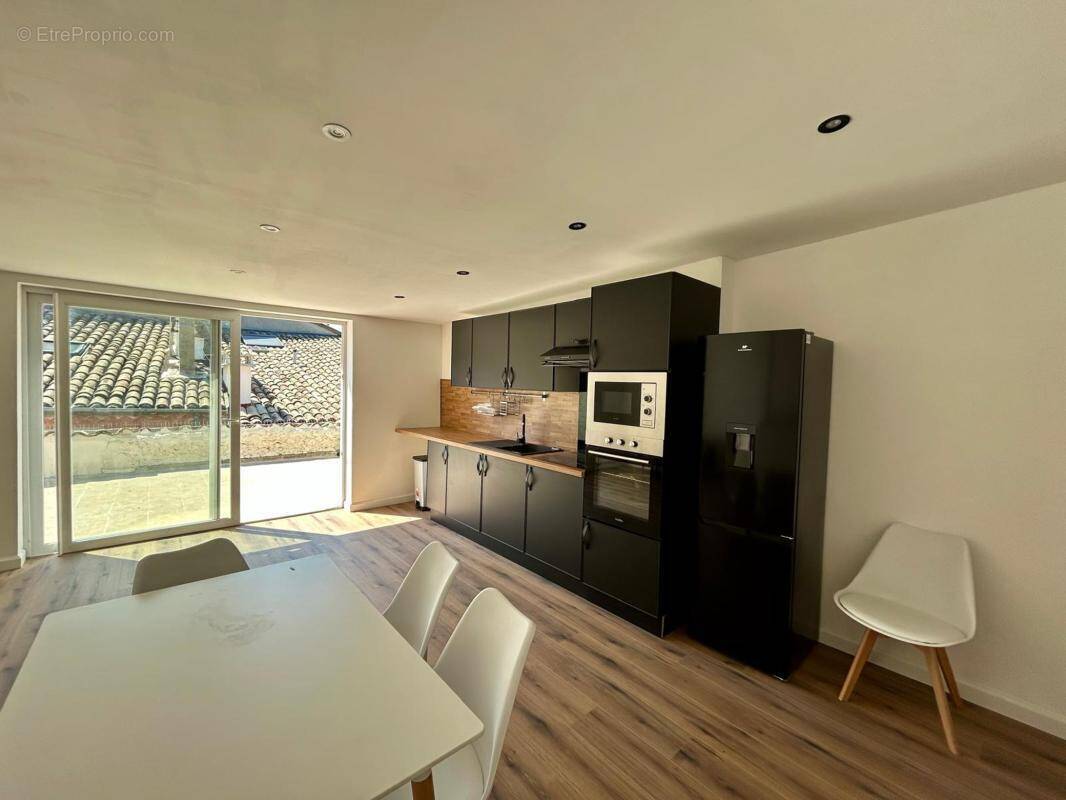 Appartement à VOLONNE