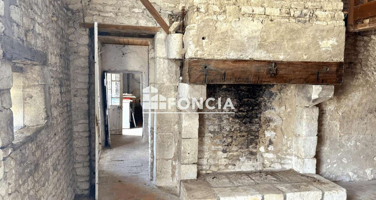 Maison et dependances a renover - photo 6