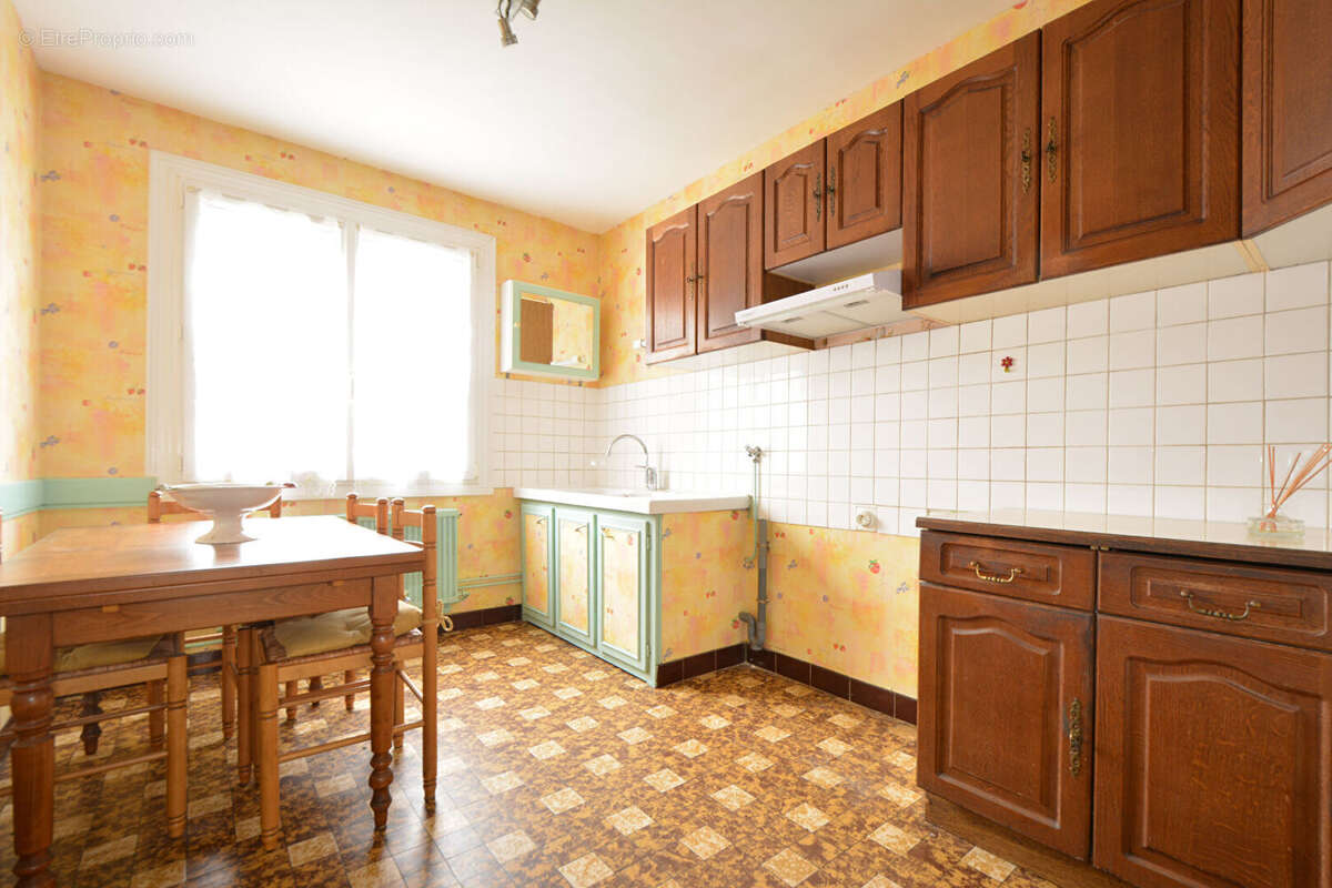 Maison à LA CHAPELLE-SAINT-MESMIN