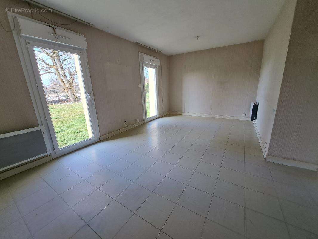 Maison à LAMAZIERE-BASSE