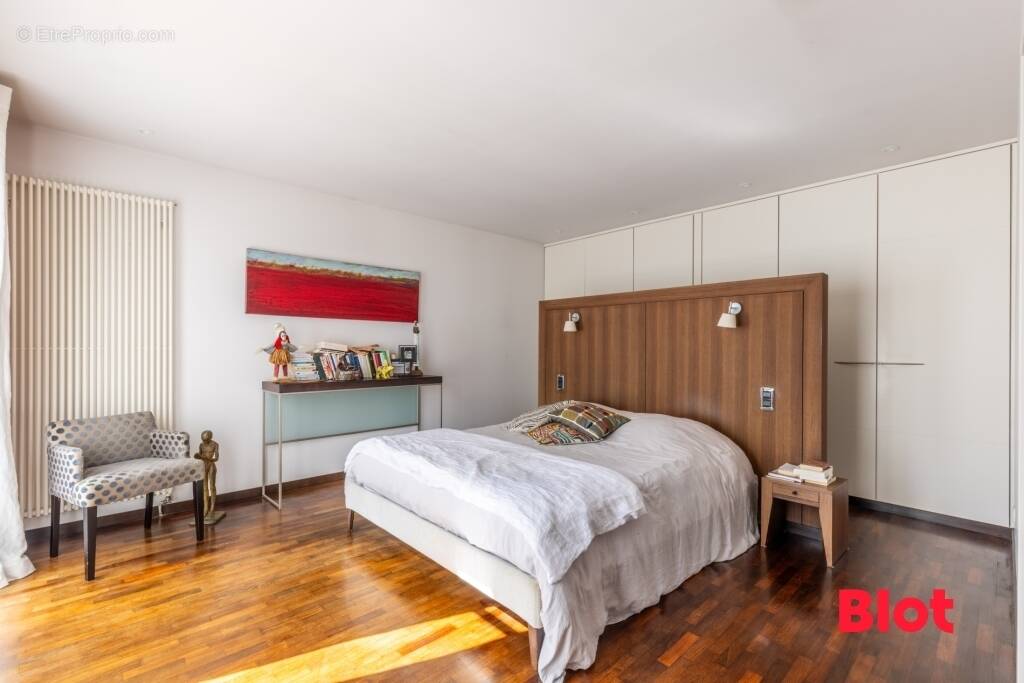 Maison 237 m² à Saint-Gregoire  - photo 6
