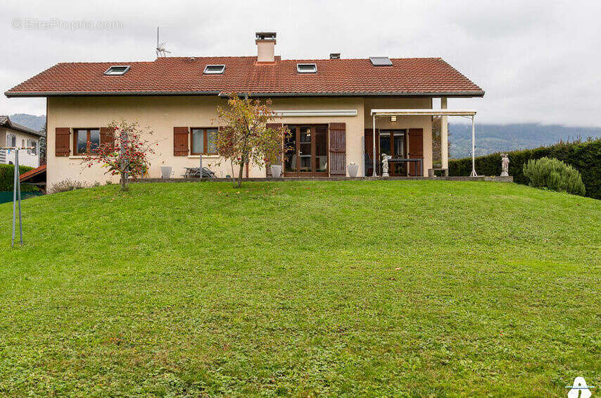 Maison à MARIGNIER