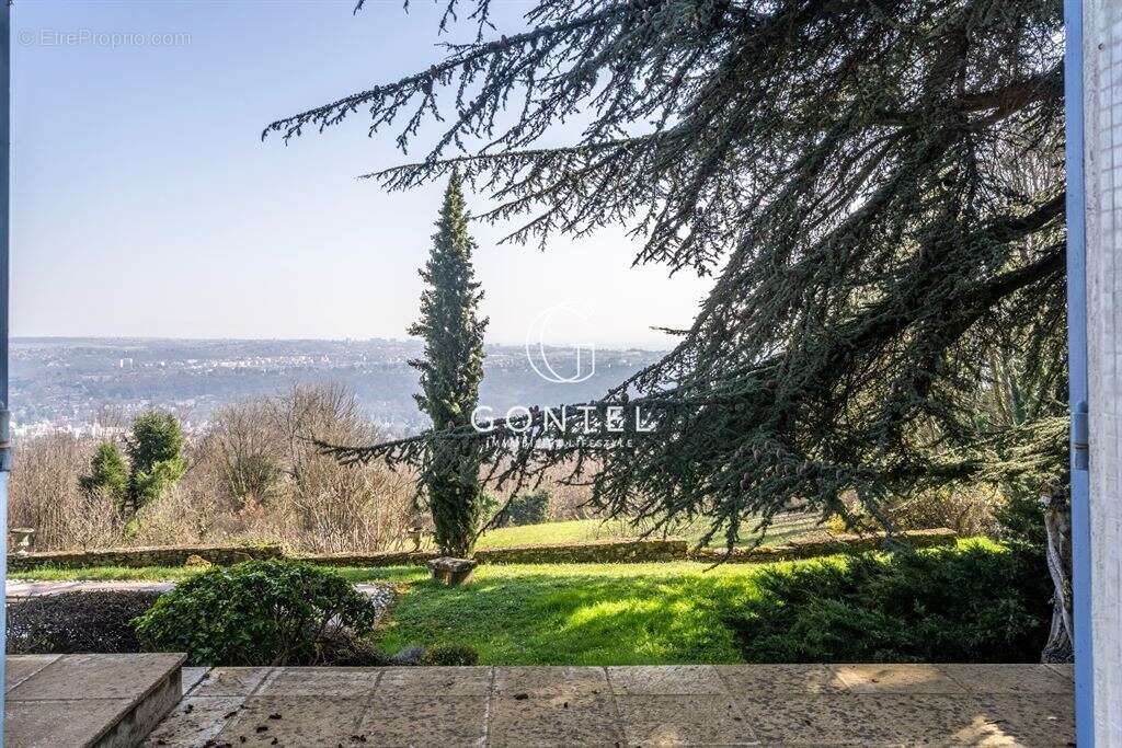 Maison à SAINT-CYR-AU-MONT-D'OR