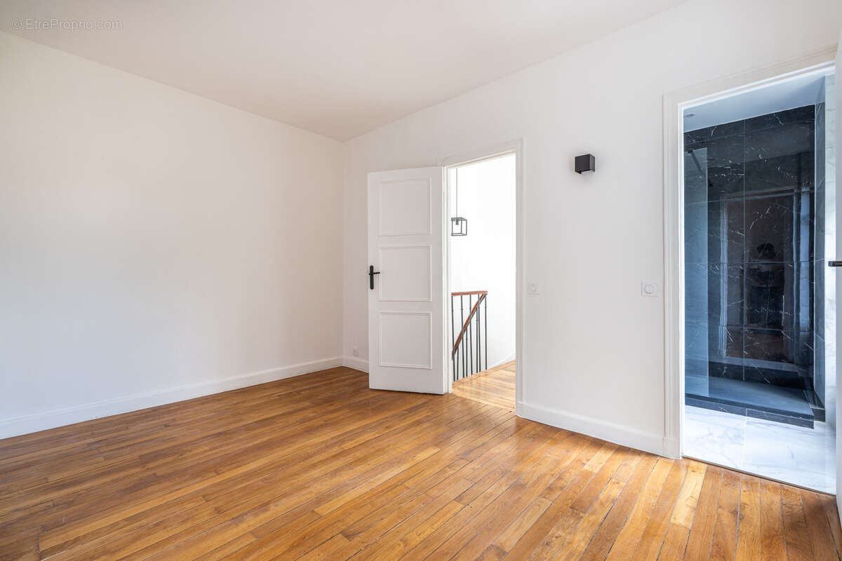 Maison à SAINT-MAUR-DES-FOSSES