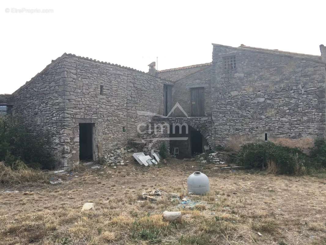 Maison à CHATEAUNEUF-VAL-SAINT-DONAT