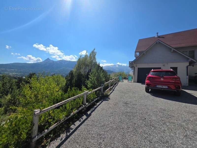 Maison à SAINT-BONNET-EN-CHAMPSAUR