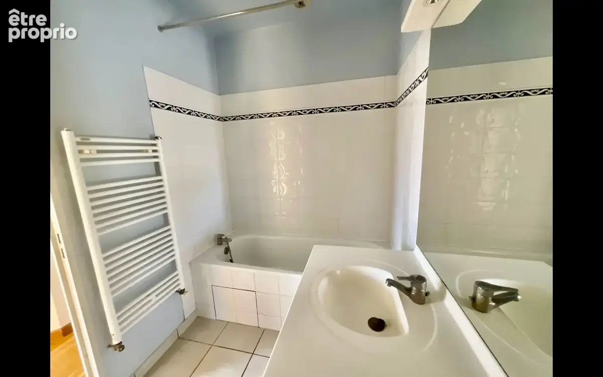 Appartement à vendre 3 pièces VILLEFRANCHE SUR SAONE (69) - photo 3