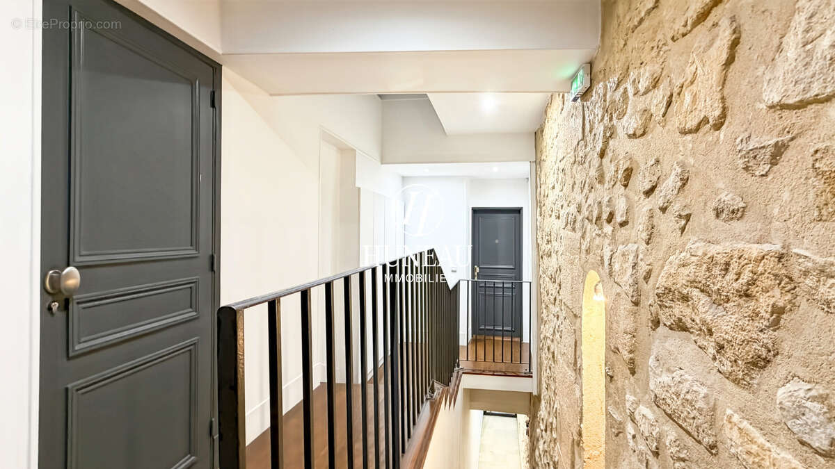 Appartement 2 pièces avec fort potentiel, emplacement d'exception - photo 12