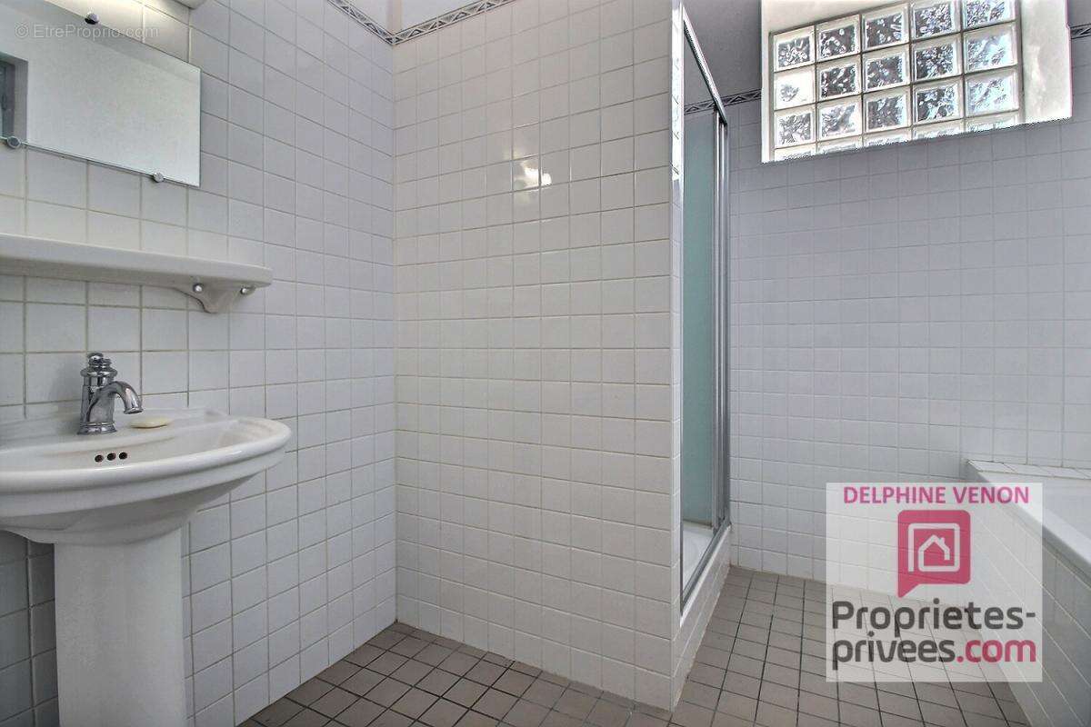 Exclusivité - Maison de ville dans l'hyper centre  de Chateauneuf  sur Loire avec garage et  terrain de 500 m² - photo 8
