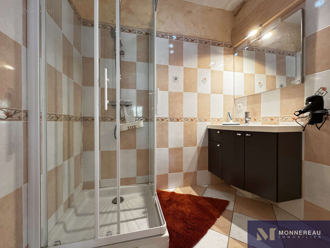 Maison à BAIGNES-SAINTE-RADEGONDE