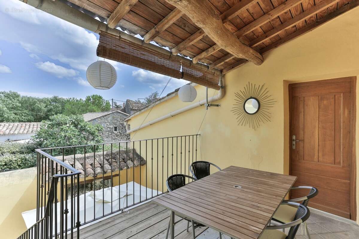 Maison de caractère, rénovée, avec cour et terrasse – Village prisé du Gard - photo 6