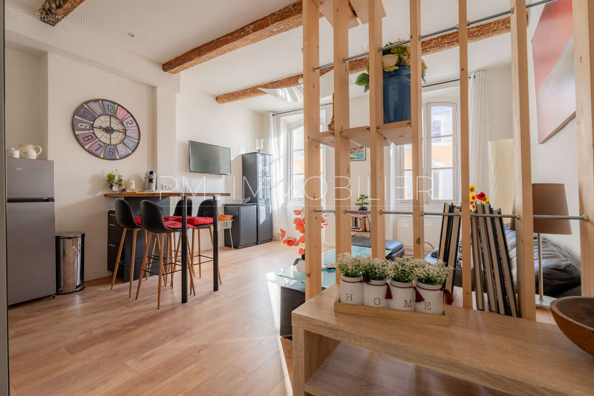 Appartement à MARSEILLE-1E