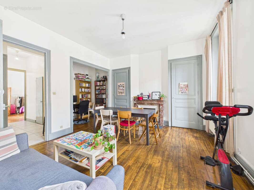 Appartement à SAINT-ETIENNE