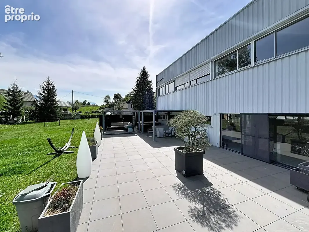 ALBY-SUR-CHÉRAN ? Local d'activité de 603 m² sur un terrain de 4 418 m² ? Un bien aux multiples possibilités ! - photo 5