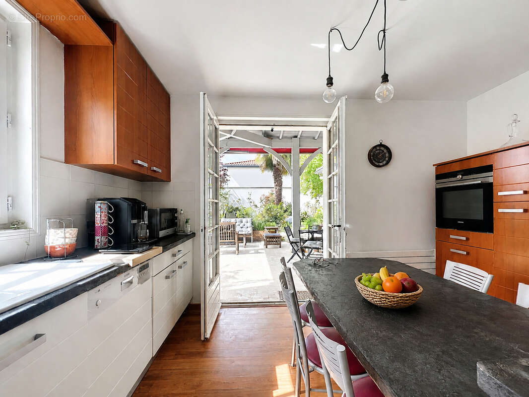 Maison à JASSANS-RIOTTIER