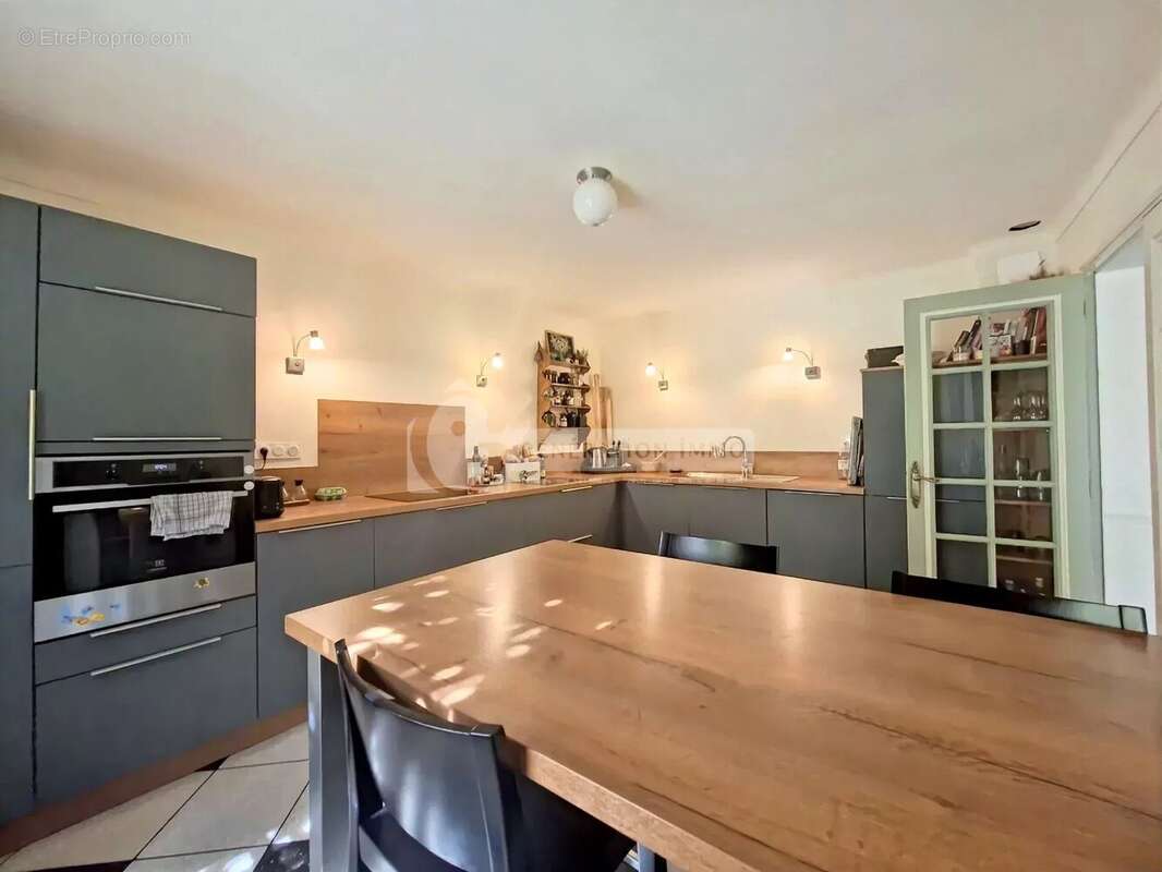 Maison à FONTVIEILLE