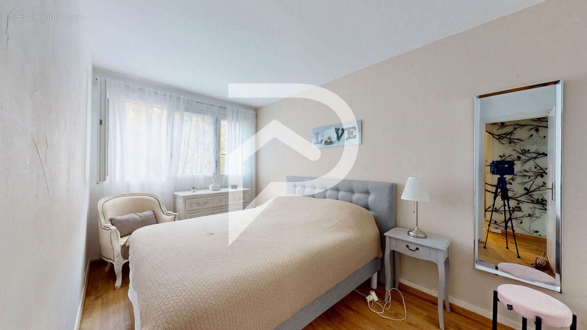 Appartement à VERNEUIL-SUR-SEINE