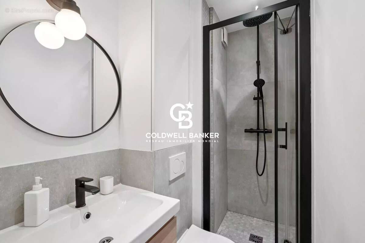 Appartement à PARIS-7E