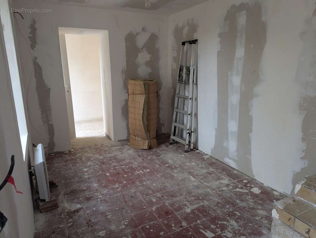 Maison à CROZON-SUR-VAUVRE