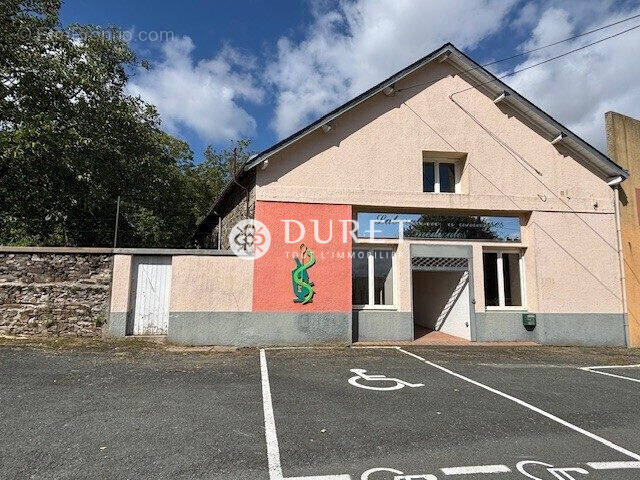 Commerce à LA CHATAIGNERAIE