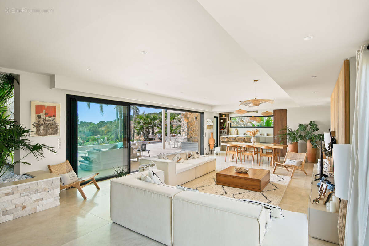 Maison à CARQUEIRANNE