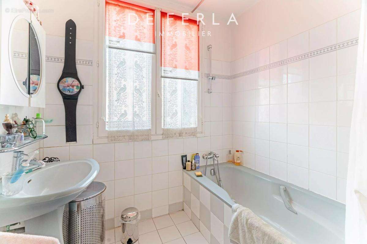 Appartement à PARIS-14E